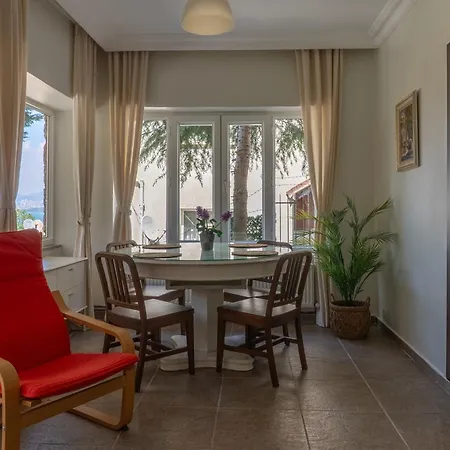 Bueyuekada Aparthotel Adalar