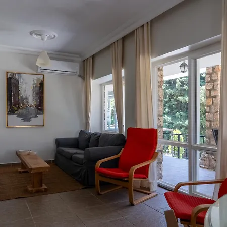Bueyuekada Aparthotel 4*