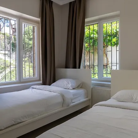 Bueyuekada Aparthotel 4*